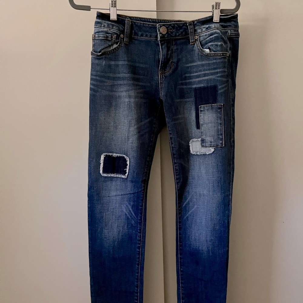 Cabi Slim Boyfriend Sz 4 waist 30 preowned jeans with patches and tapered leg